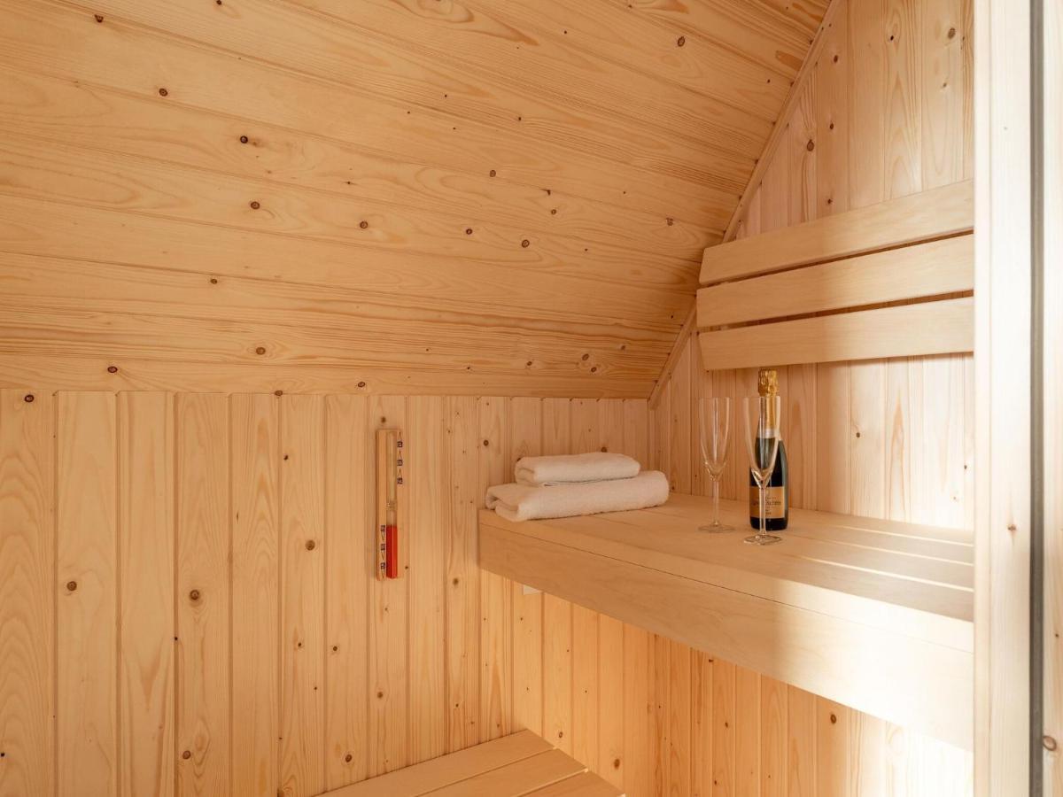 Modern Holiday Home By The Sea With Sauna Scherpenisse Eksteriør billede